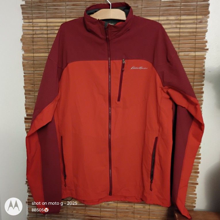  *LIKE NEW* EDDIE BAUER  TXL First Ascent  Softshell Jacket. 