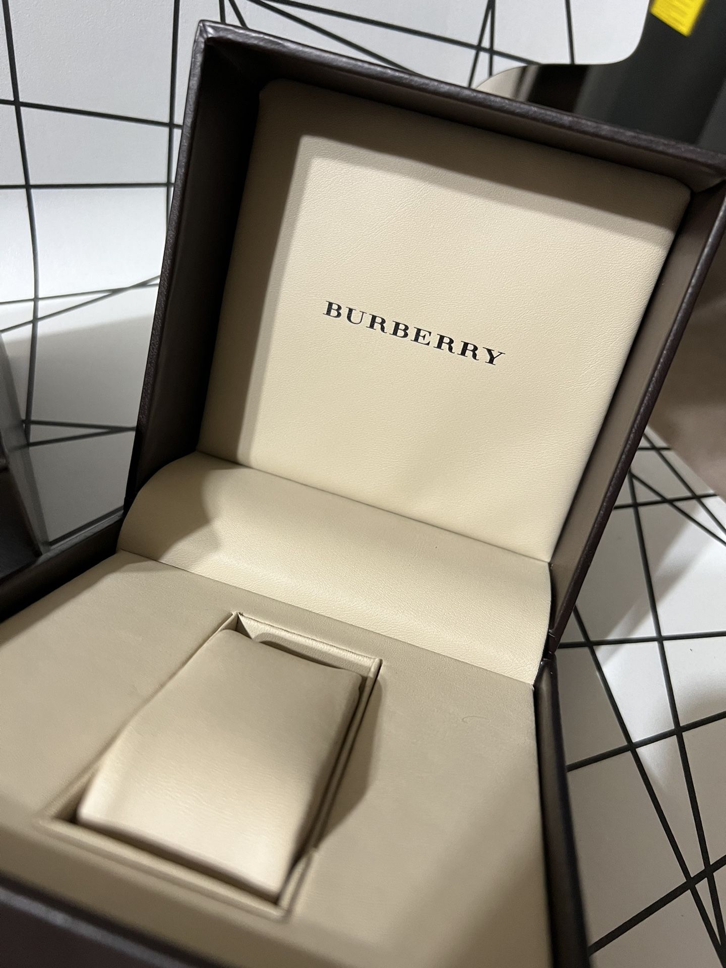 Burberry Original Leather Watch Box Empty 2