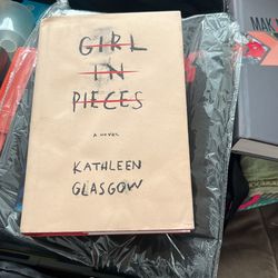 girl in pieces