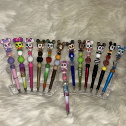 Beautiful Disney Mickey or Minnie Doorables Pens