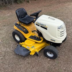 Cub Cadet LT1050 Model 2013 ( only 92hrs )