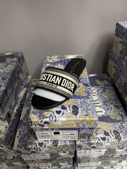 Girls sandals