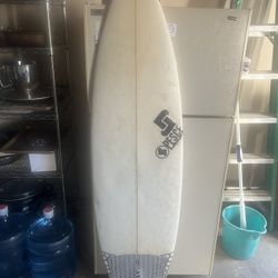 Pesce 5’9 Shortboard