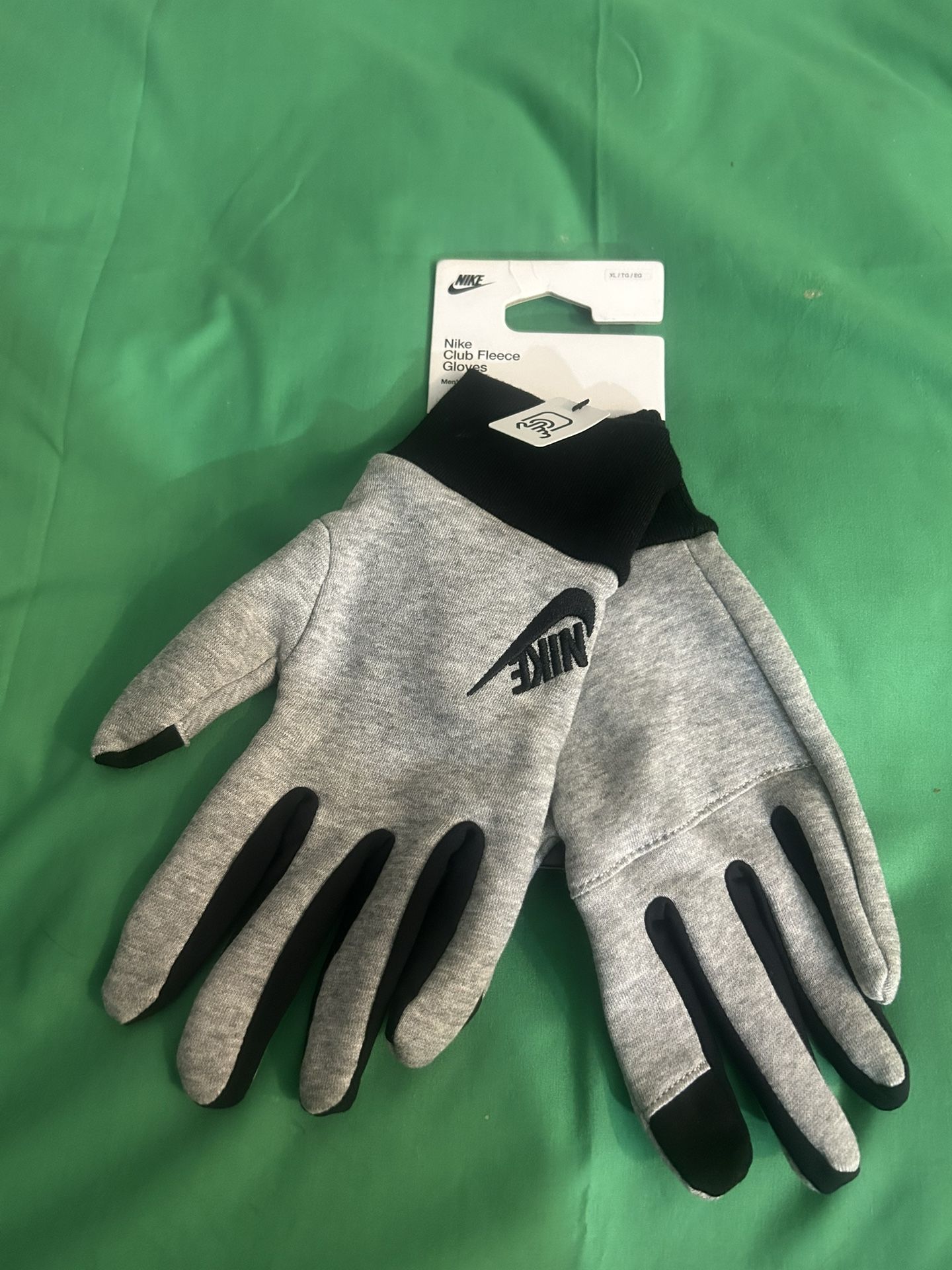 NEW NIKE CLUB FLEECE GLOVES SIZE-XLARGE MENS