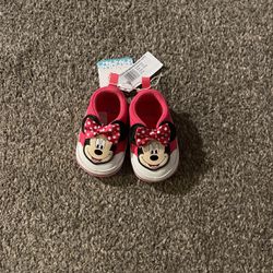 Size 2 Minnie Mouse Girl Shoes 