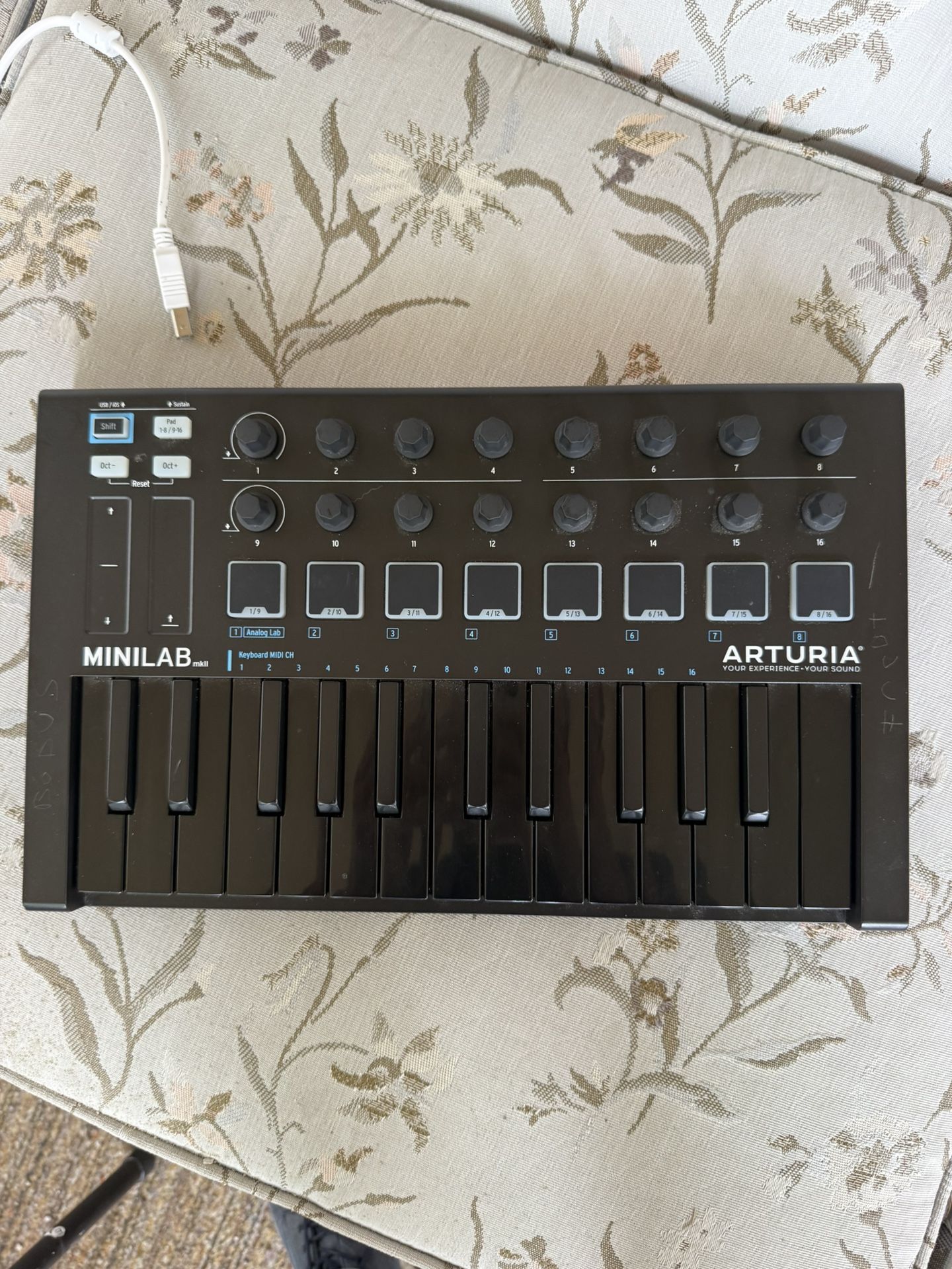 Arturia MIDI Keyboard Controller MiniLab