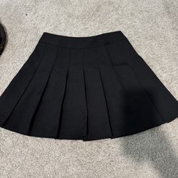 Women Black Pleated Skirt -Size Small 