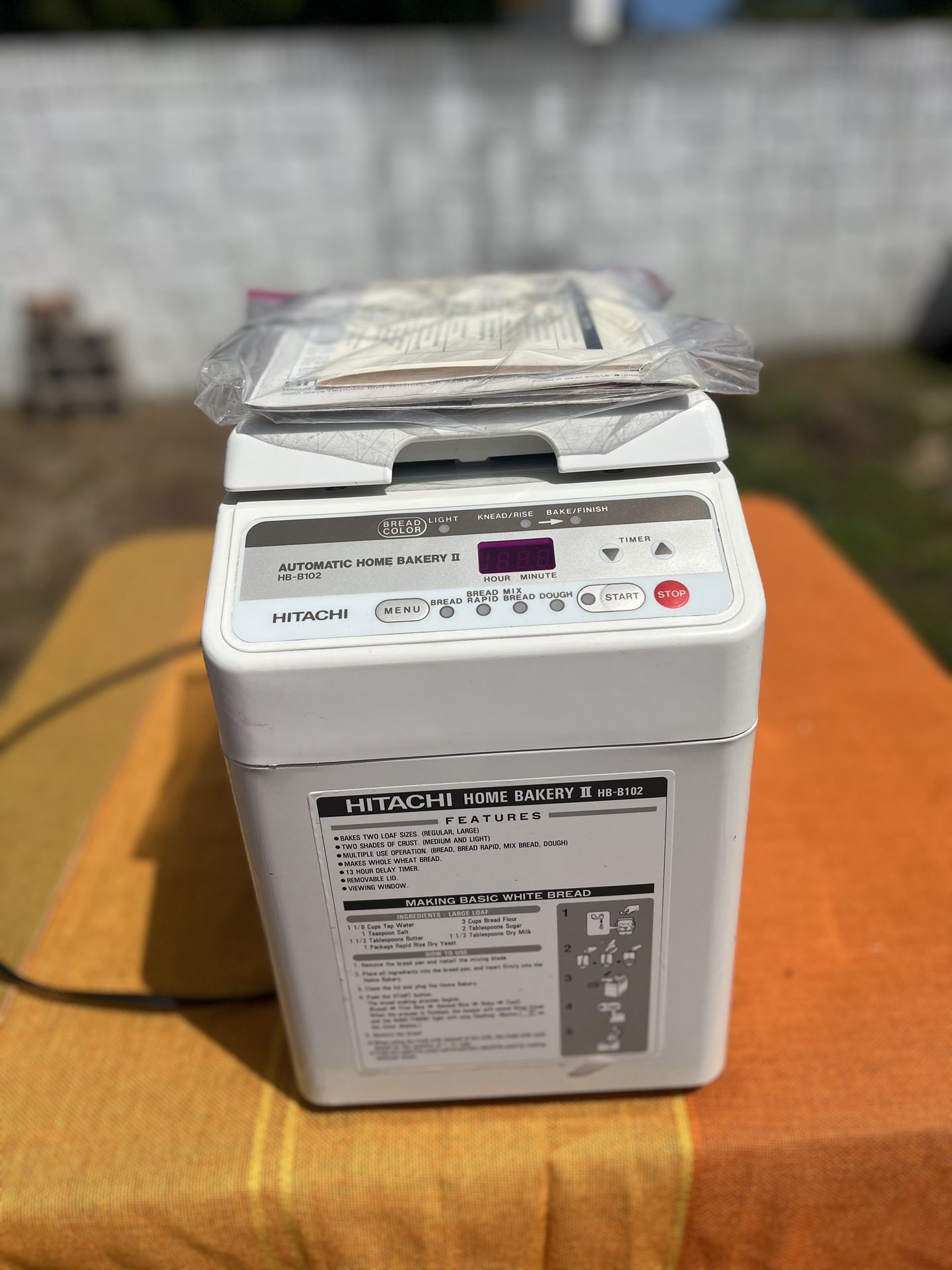 Hitachi Automatic Home Bakery II Bread Maker Machine Model No HB- B102