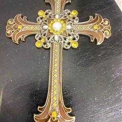 Crucifijo metal piedras perla joyería antigua