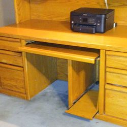 OAK DESK AND HUTCH