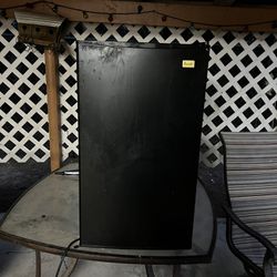 Avanti Black Small Refrigerator 