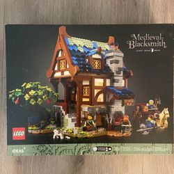 Lego Medieval Blacksmith 21325