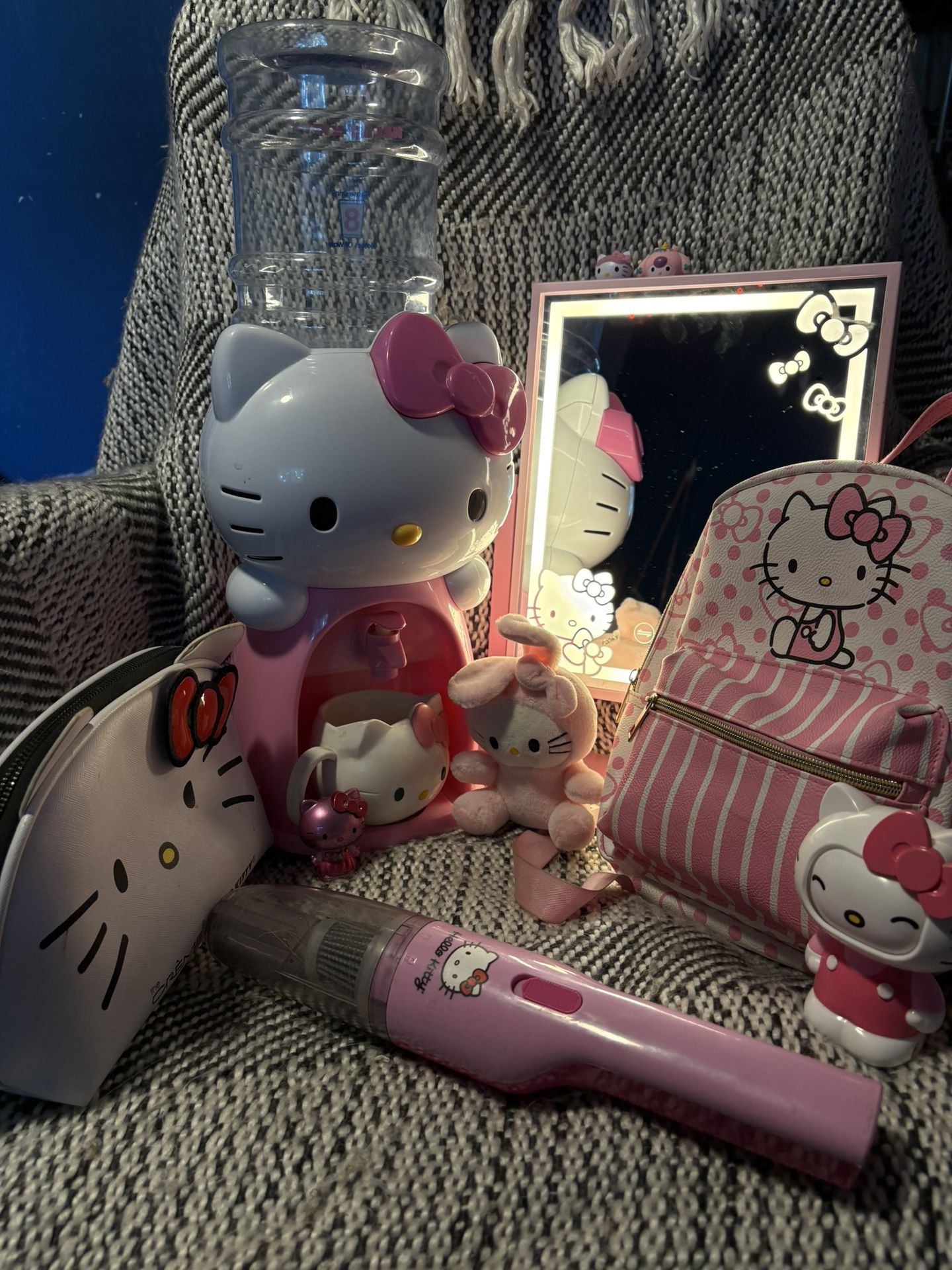 Hello Kitty Bundle/ Mirror/plushies/Accessories