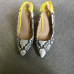 Larina Elastic (Black White/ Flo Yellow/ Snake) Pumps