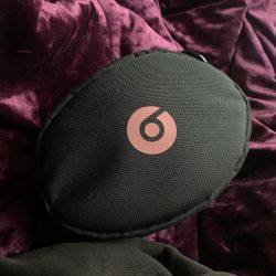 Rose Gold Beats Solo 3