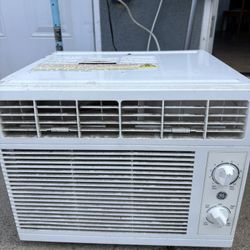 Air Conditioner - AC Window Unit - GE General Electrics