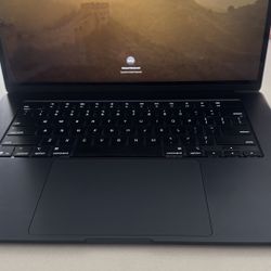 Like-new Apple MacBook Air 15” (M4, 16GB RAM, 256GB SSD) – Midnight