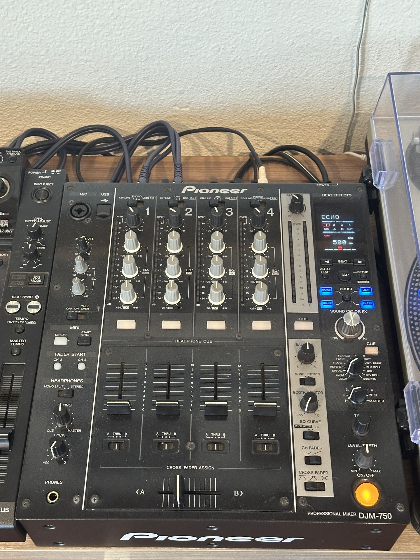 Pioneer DJM 750 Mk1 Mixer