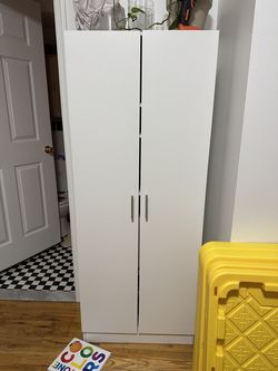 Cabinet / Pantry