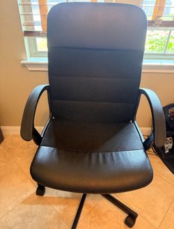 Desk chair