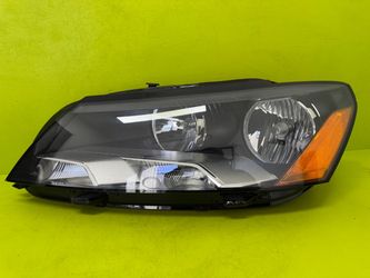 2012 - 2015 Volkswagen Passat Left Driver Side Halogen Headlight OEM (contact info removed)05D