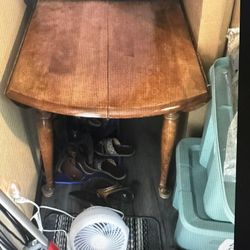 Antique Dinner Table With Extension Leafs 4 Chairs $350.00