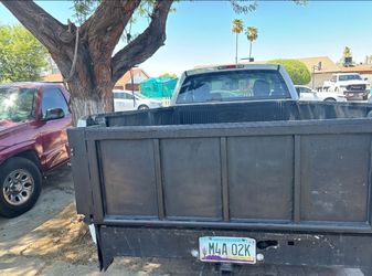 Truck bed lift
