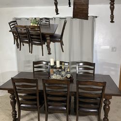 Dark Bold & Beautiful! Extendable Dining Table & 6 Chairs / Comedor con Mesa de Extension y 6 Silas