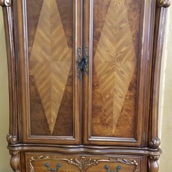 Highend TV Armoire