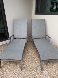 Chaise lounge chairs