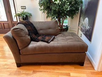 Beautiful Chocolate Brown Lounge Couch