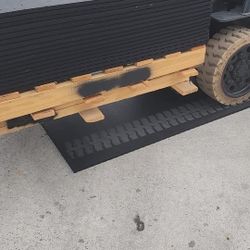 🛑Rubber Mats, Area Rugs,Stall Horse,Carpets- Gyms,Garage,foot traffic walkways,etc Price $90each🛑

🛑 Heavy Duty Rubber Stall Mats 4x6 (3/4" Thick) 