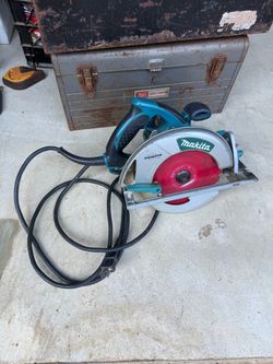 Makita 7-1/4” Corded Circular Saw 5007MG