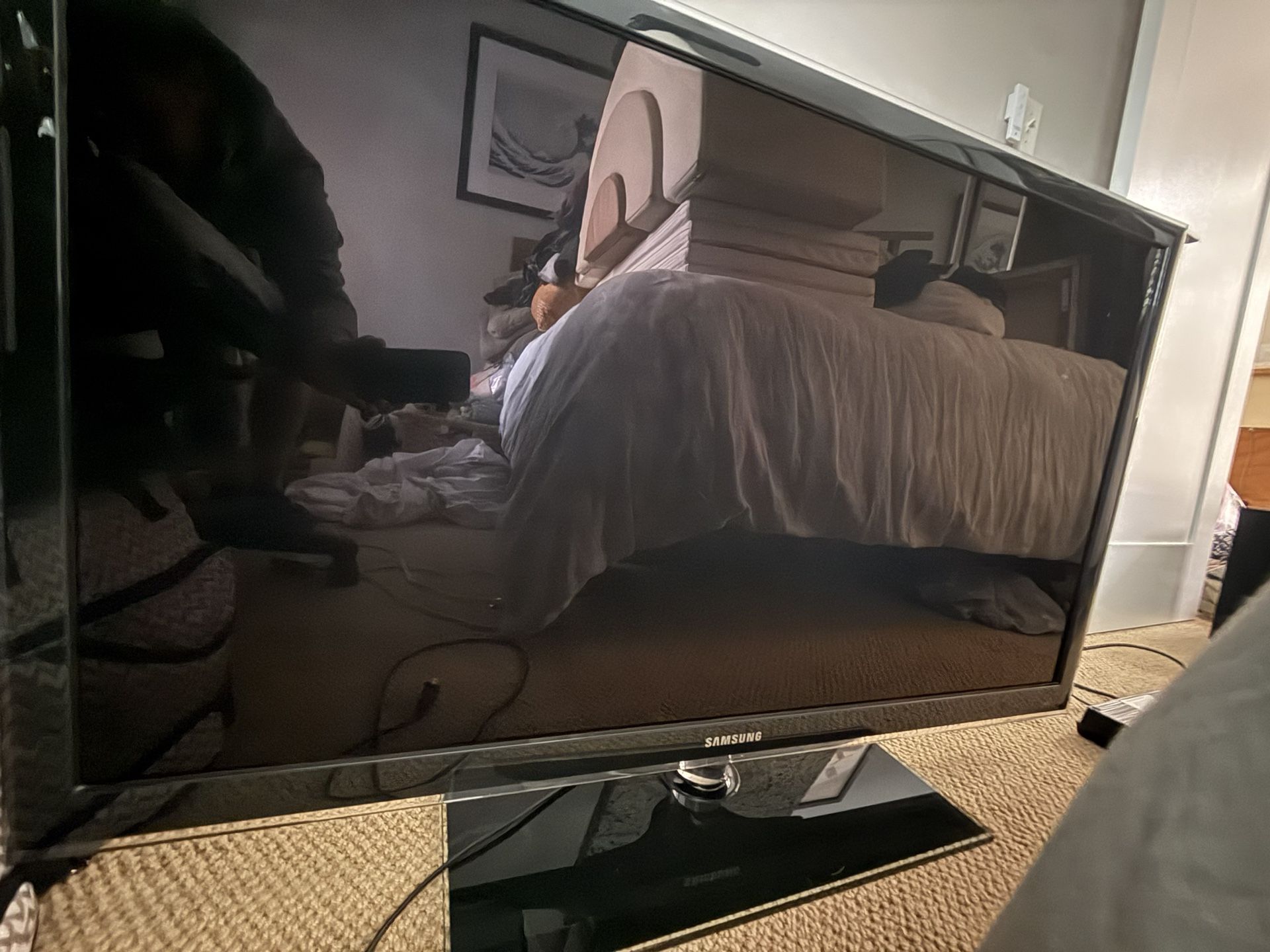 Samsung LED 46” TV With Soundbar & Sub