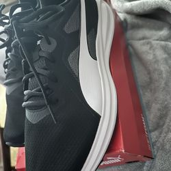 Men’s 10.5 Tennis Shoes