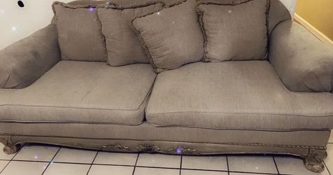 2 Sofas