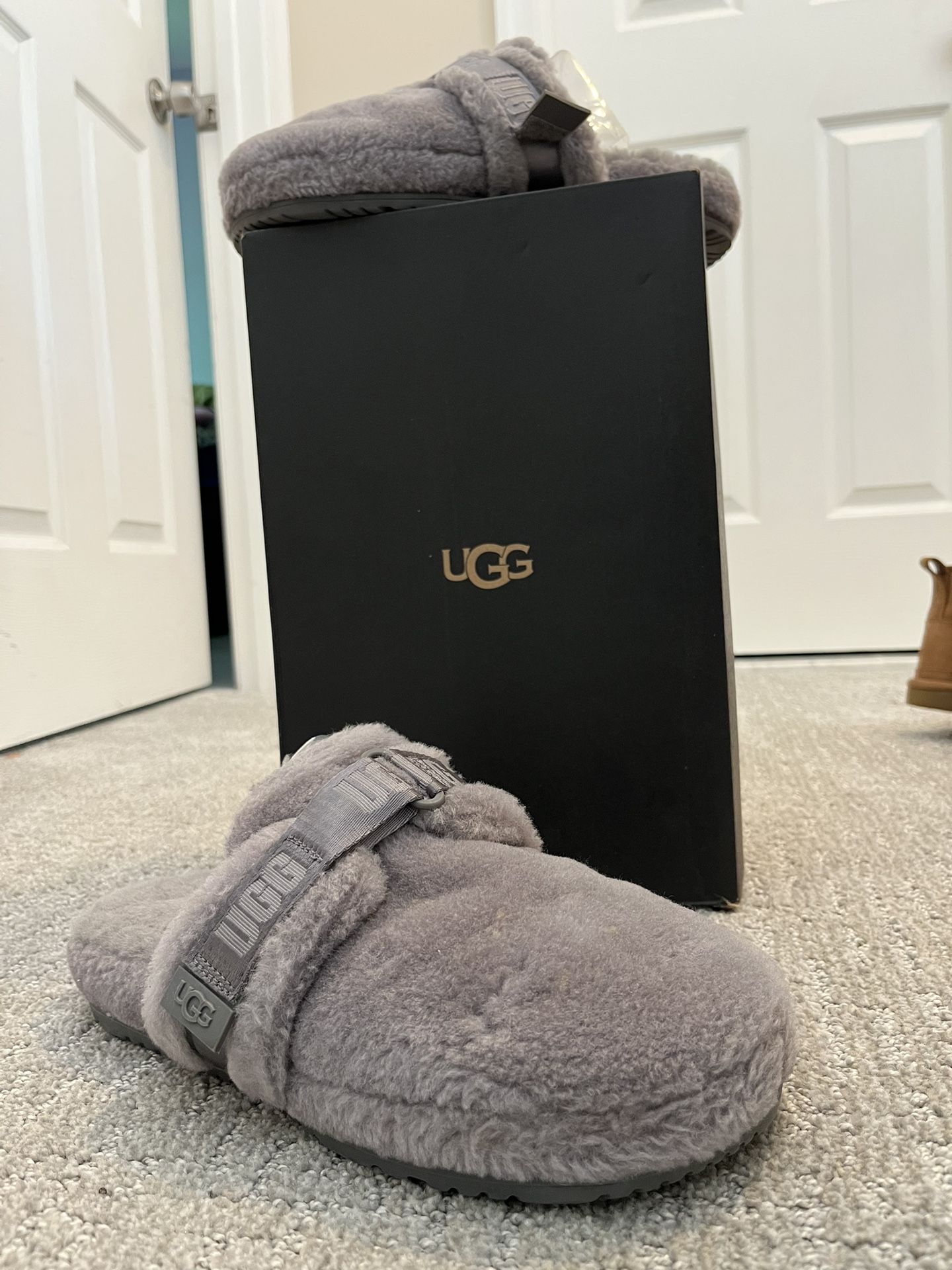 UGG Slides