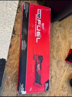 Milwaukee  multi tool