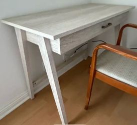 Modern Style Desk