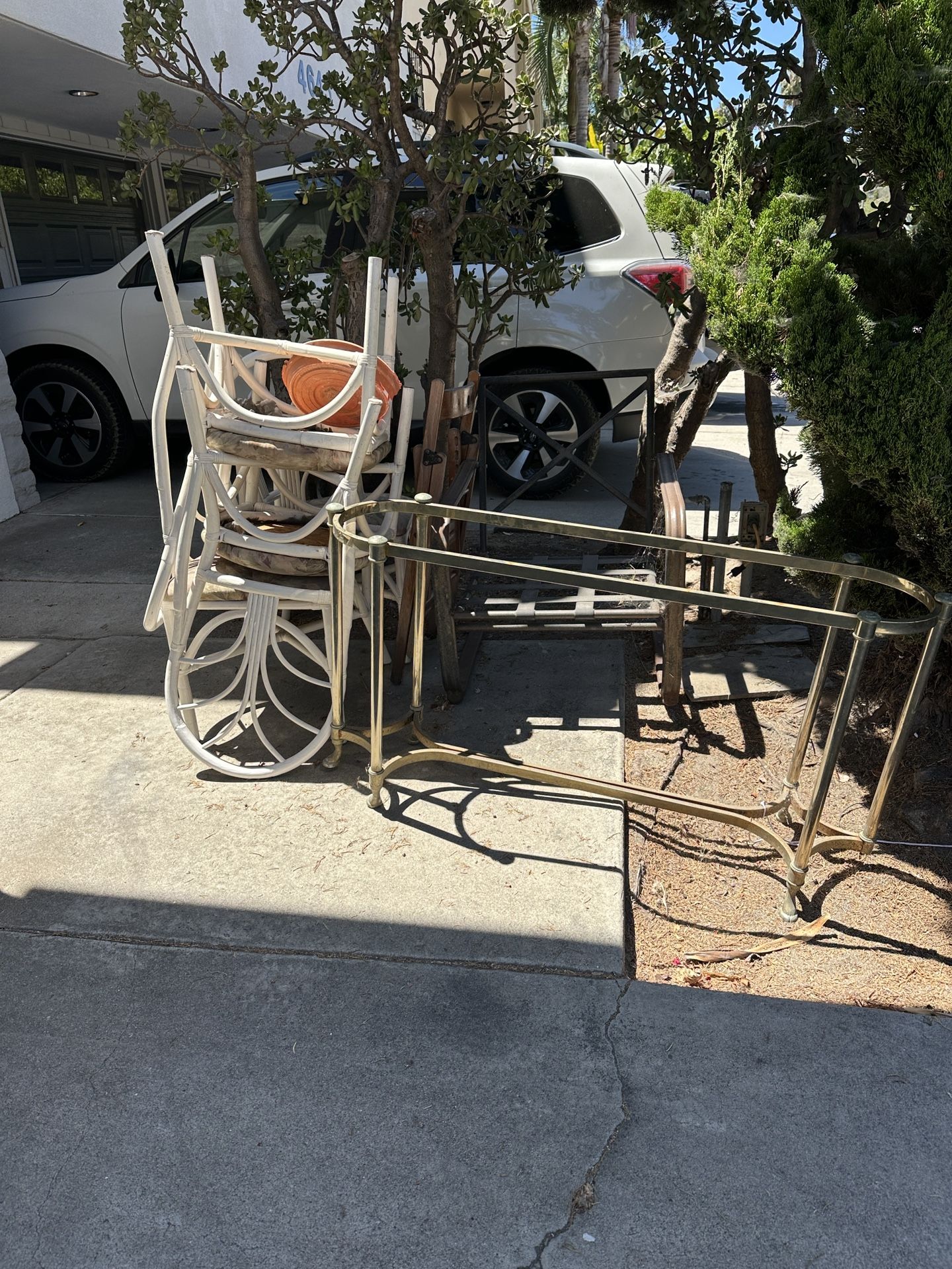 FREE furniture!