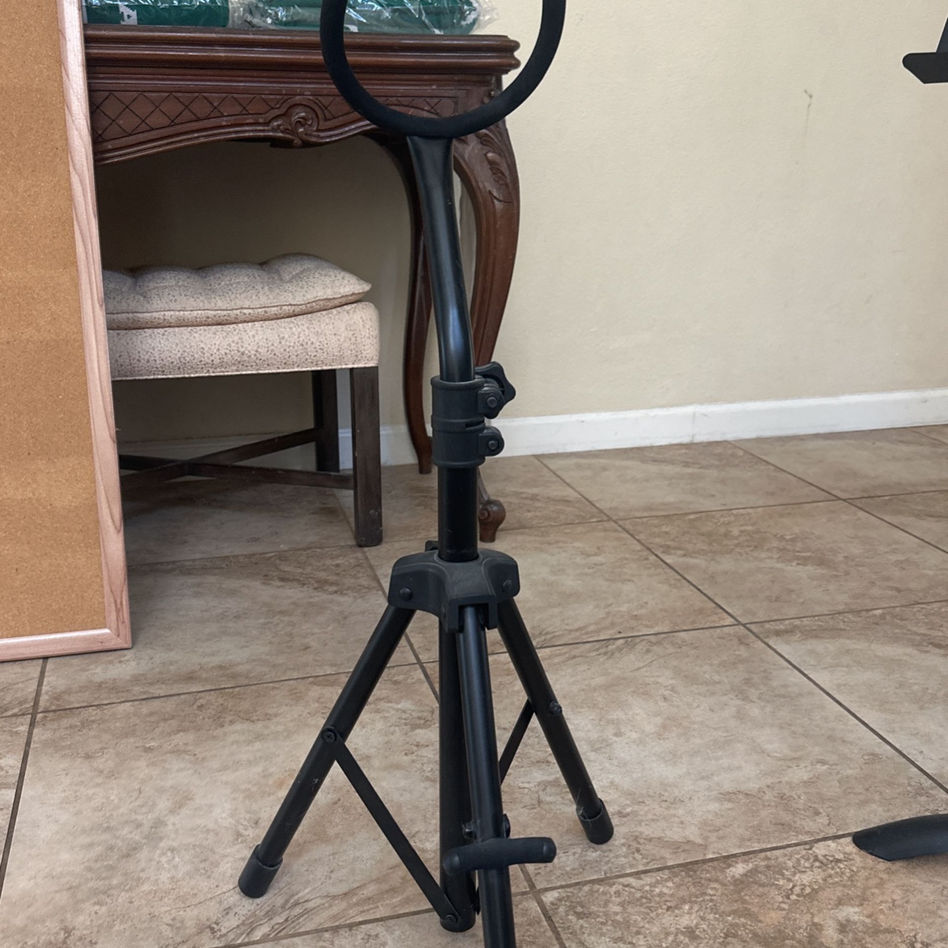 Saxophone Holder