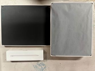 New 11 IPad Pro. 256Gig - Gen 6 Wi-Fi & 5G Cellular Space Grey complete with Magic Keyboard and Pencil,