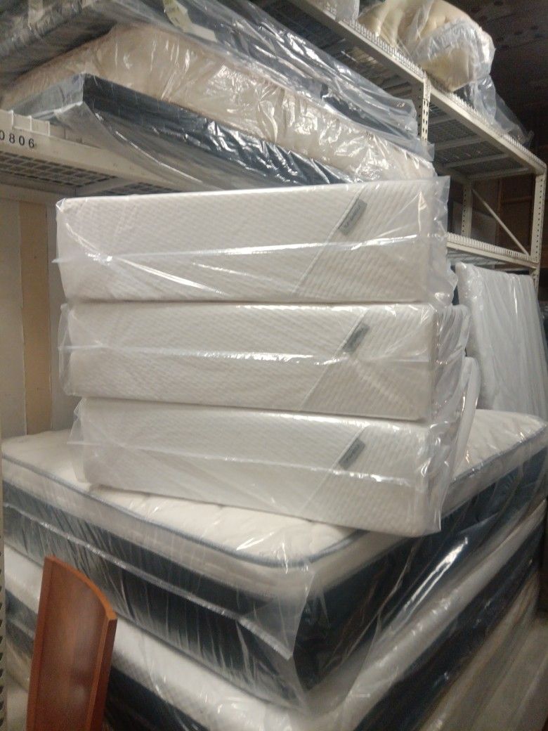 💤🛌🏾💤 $149 Twin Memory Foam Mattress Only $149 💤🛌🏾💤