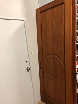 Main entrance doors Solid wood
