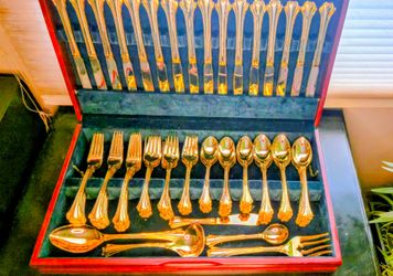 FB ROGER’S 85-PIECE, “AMERICAN CHIPPENDALE” FLATWARE