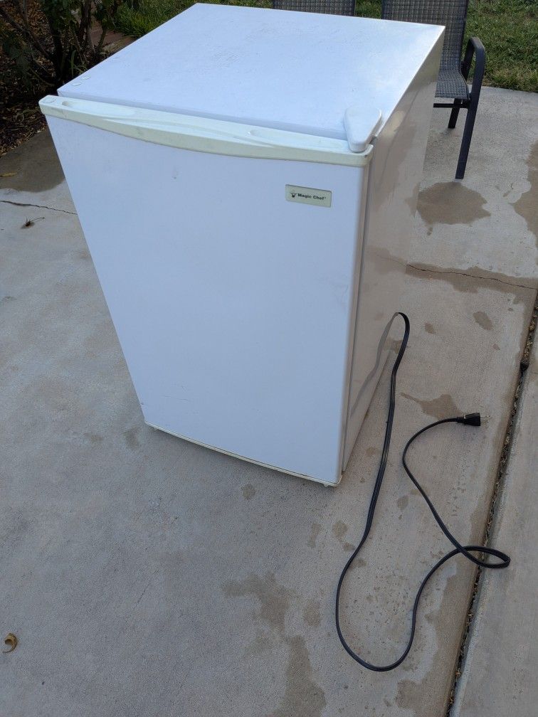 Magic Chef Mini Fridge