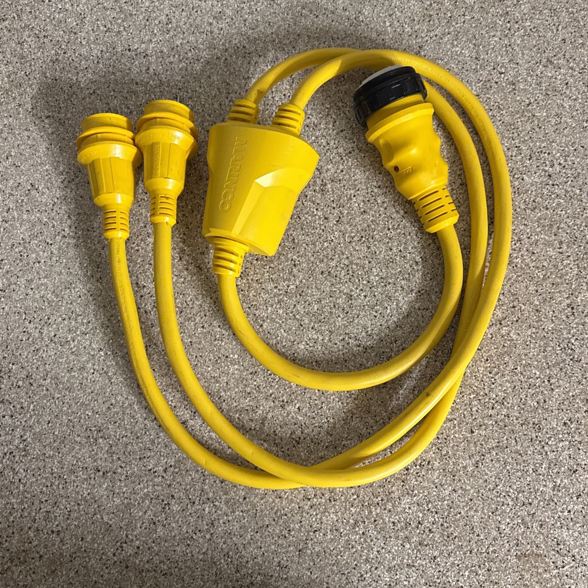 Marinco Reverse Y Adapter