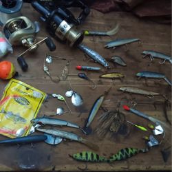 Vintage Fishing Lures, Reels And Misc Fishing Gear