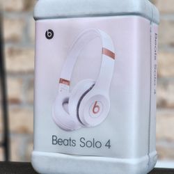 Beats Solo 4 – On-Ear Wireless Headphones – Cloud Pink