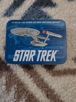 Star Trek Tin with 2 decks of cards